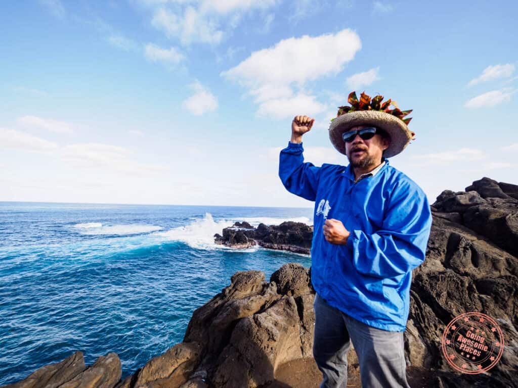 ana kai tangata with tour guide from green island tours