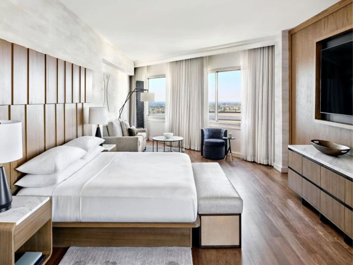 large single room with lots of space at anaheim marriott 