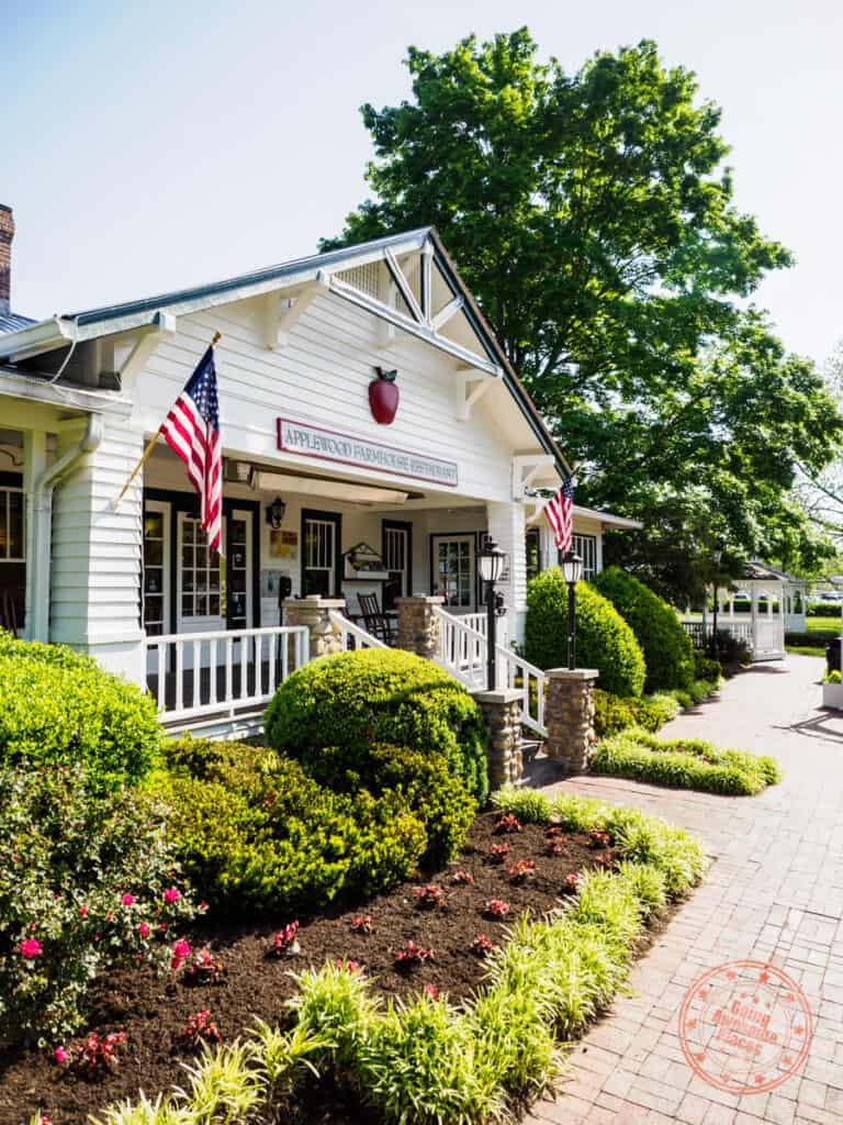 applewood farmhouse restaurant entrance