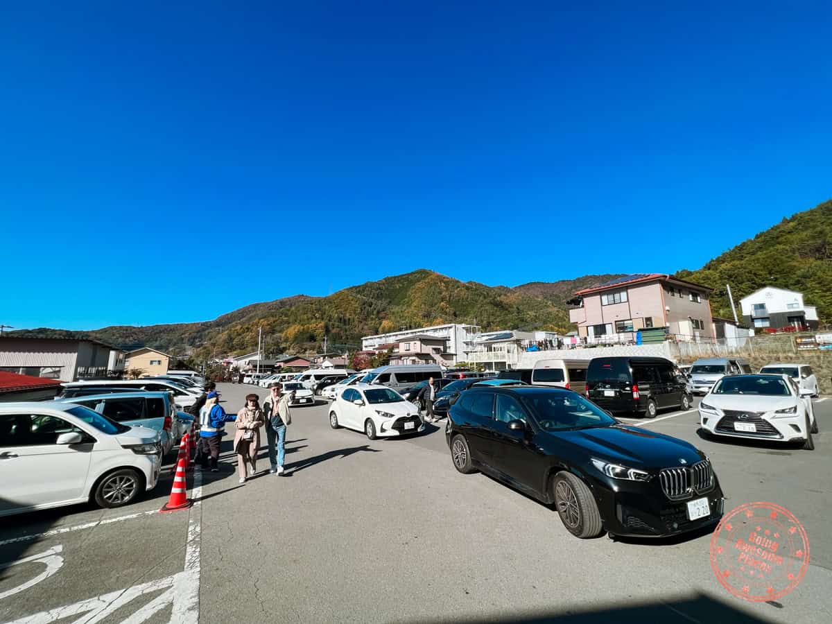 arakurayama sengen park parking lot