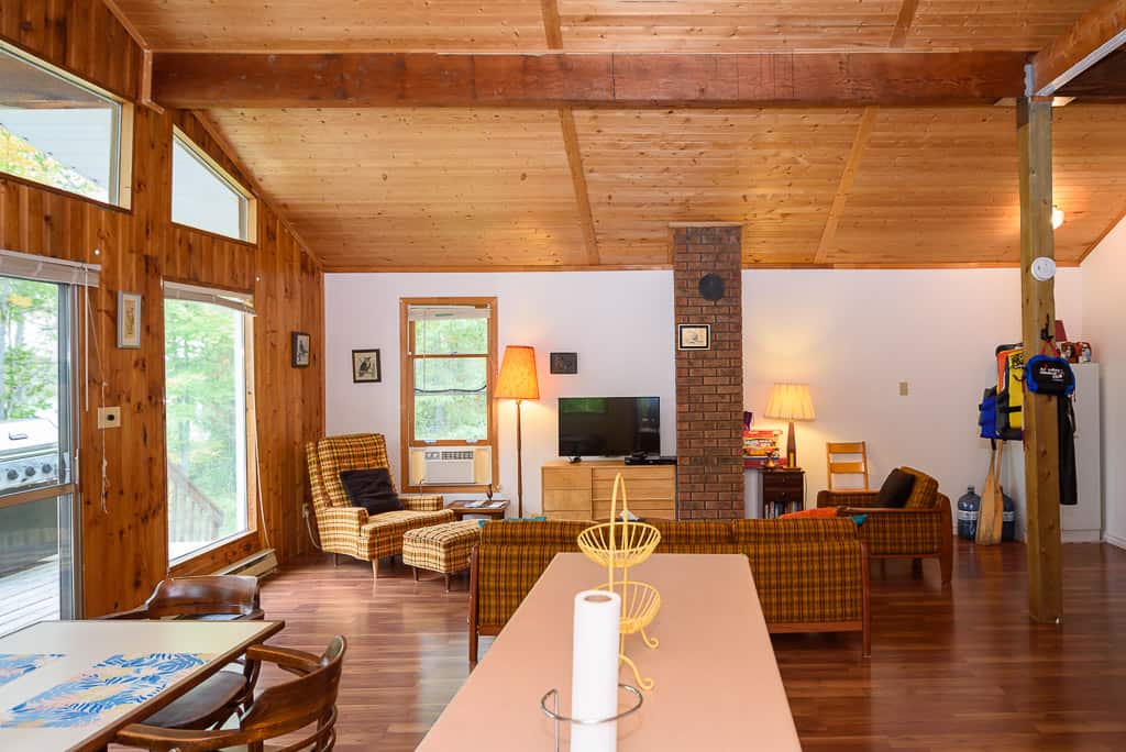 cottagerental.com muskoka cottage interior