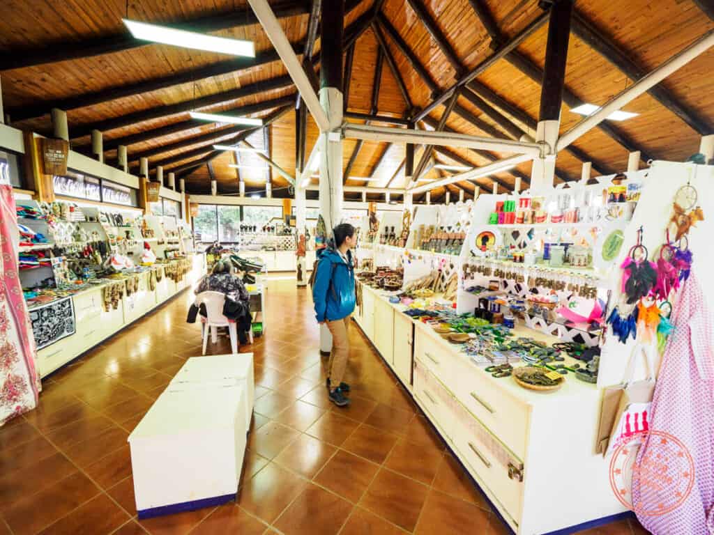 easter island mercado artesana stalls interior