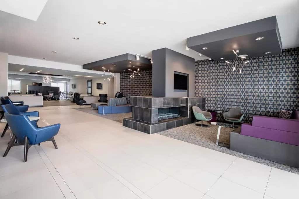 fairfield and suites winnipeg lobby category 1 hotel marriott
