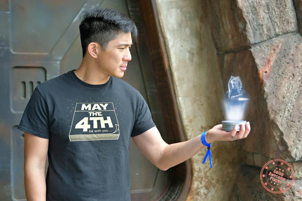 galaxys edge photopass holopuck with ashoka bounty