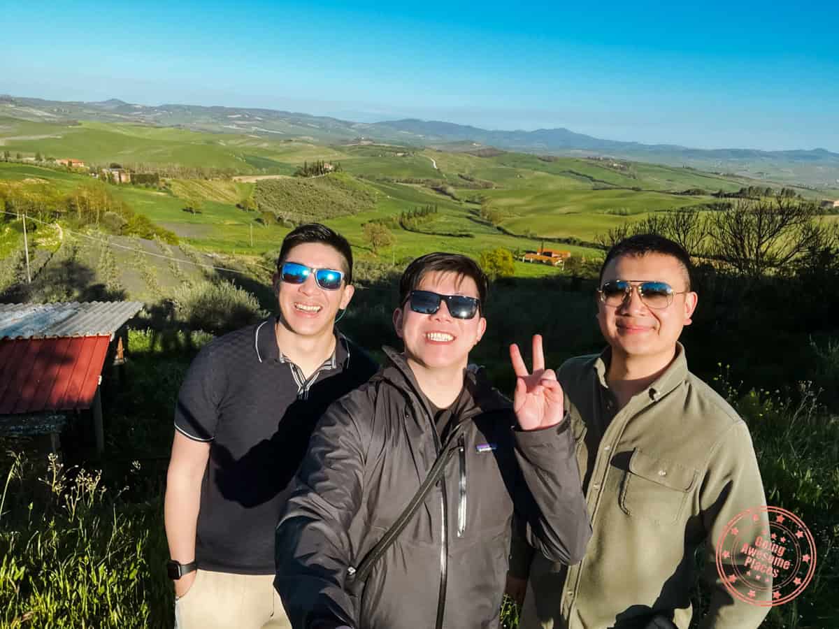 group photo at podere belvedere in the afternoon