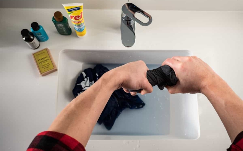 how to hand wash your clothes featured