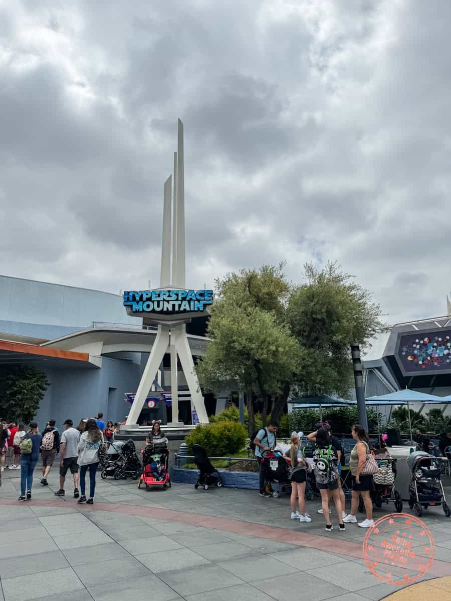 hyperspace mountain converted from space mountain during season of the force in disneyland