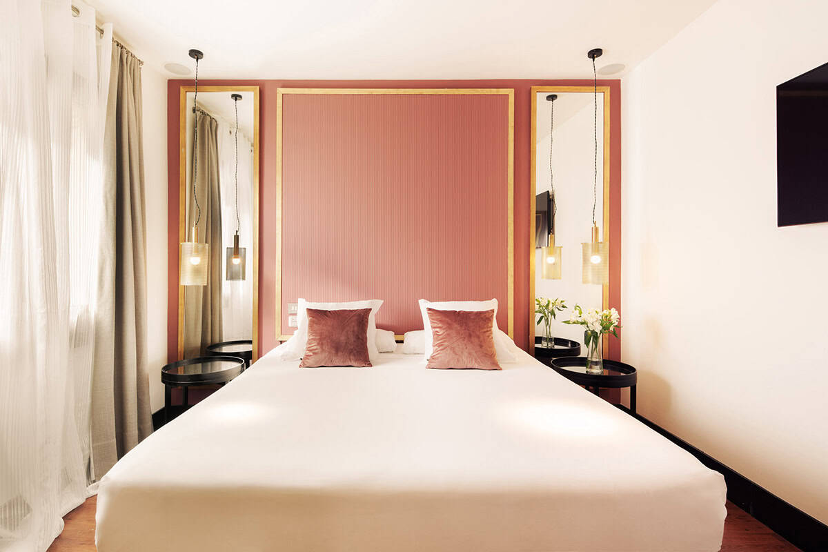 la franca travellers pink room interior
