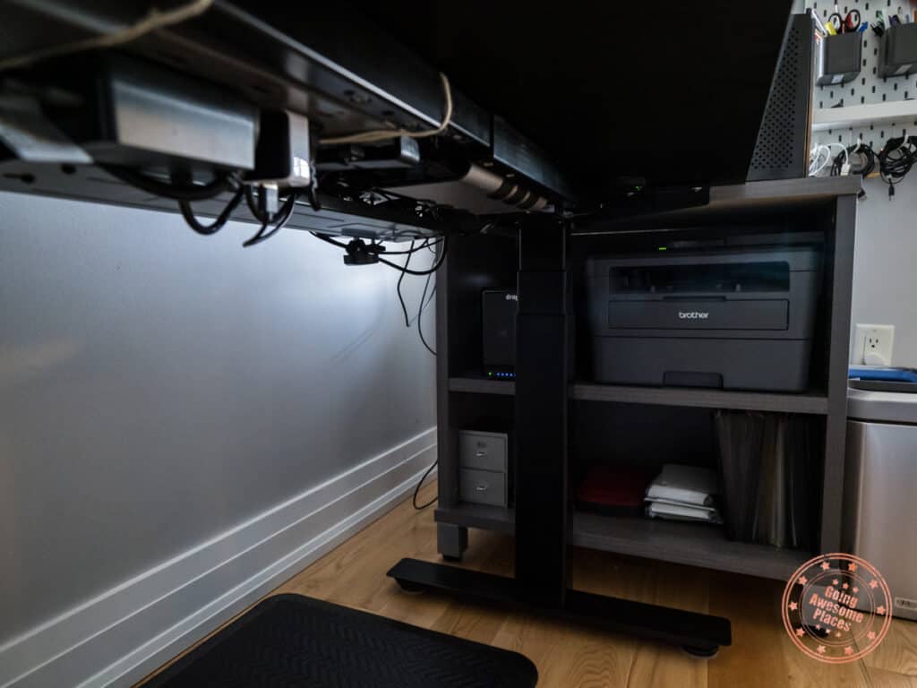 looking underneath ergonofis shift table and cable management