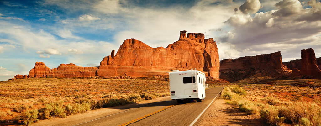 motor home travel with an rv to drive from ontario to arizona and utah