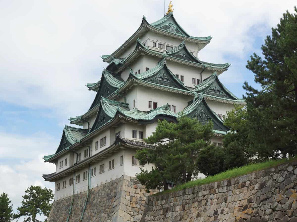 view looking up at the nagoya castle