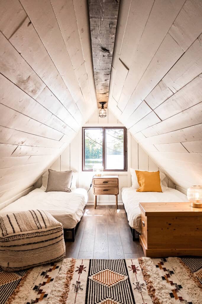 otter haven cottage bedroom