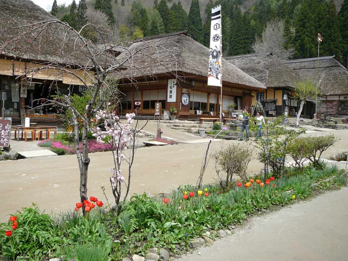 old houses/buildings in ouchijuk