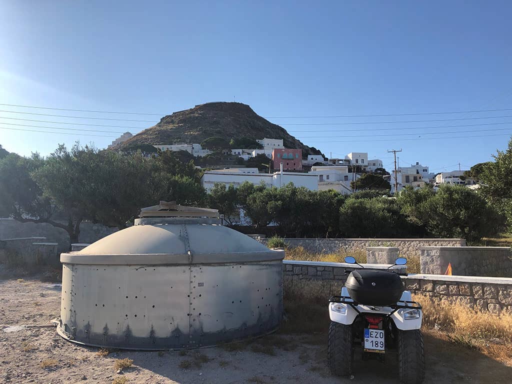 atv parking in plaka milos