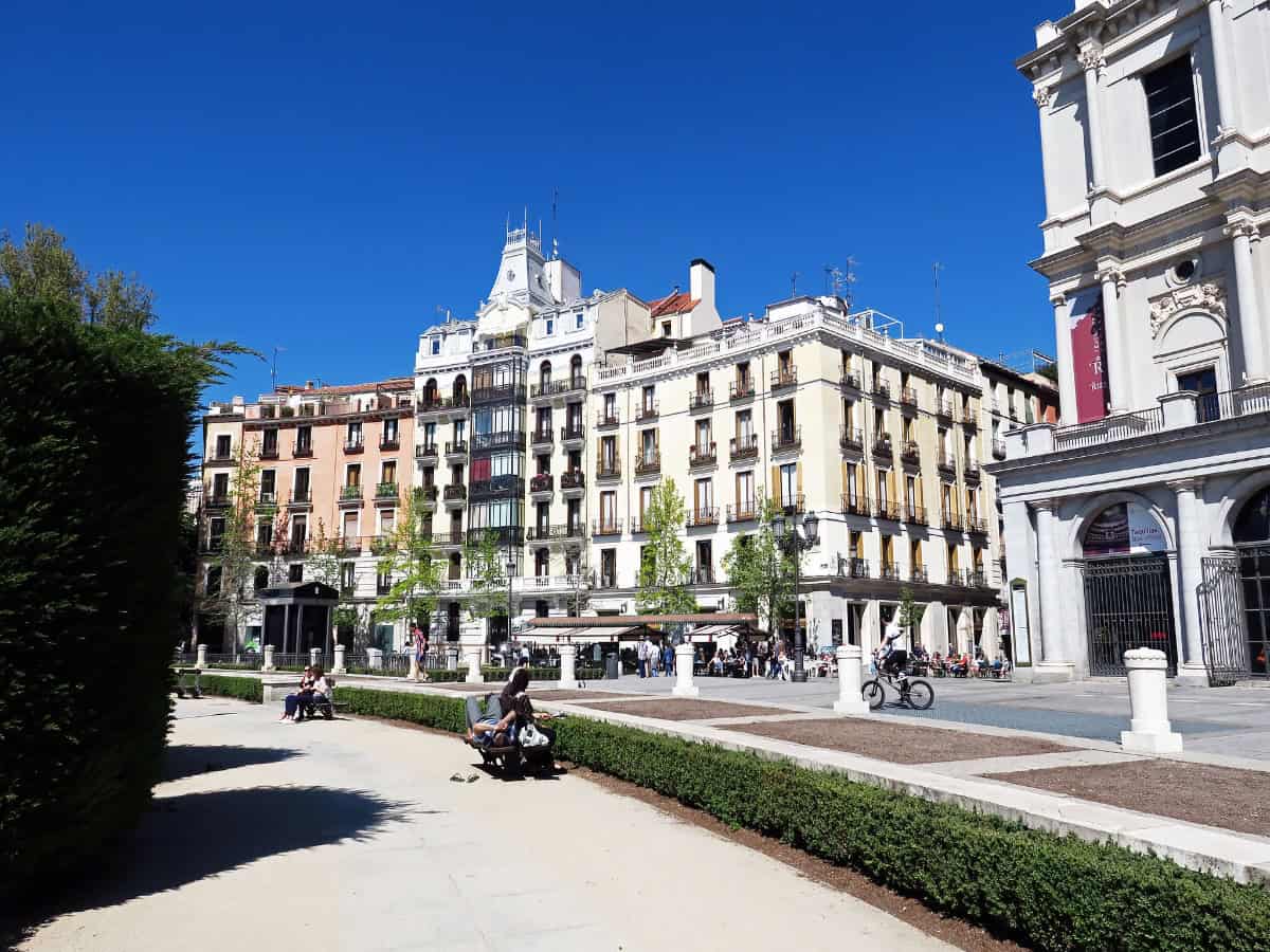 bright blue sky above plaza de oriente