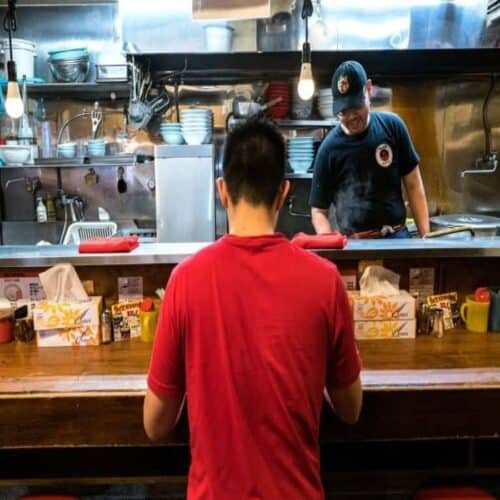 how to eat ramen etiquette featured