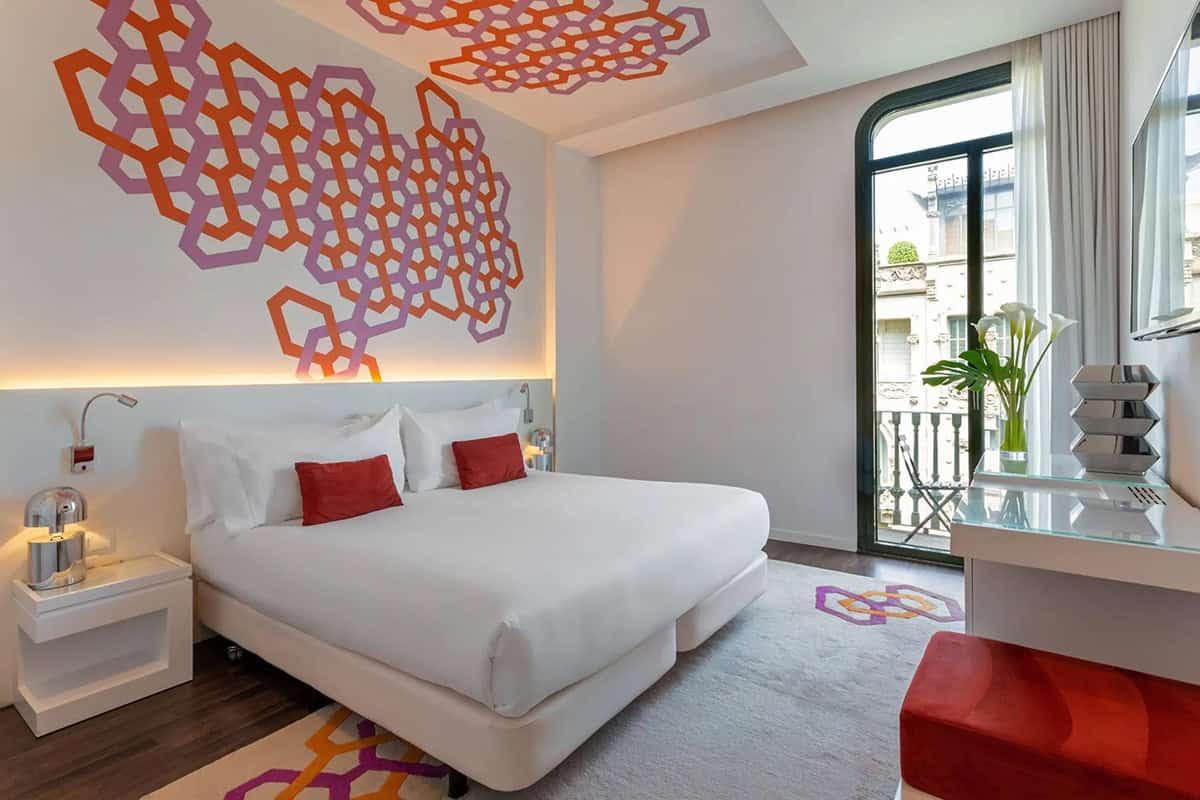colorful bedroom in room mate carla barcelona