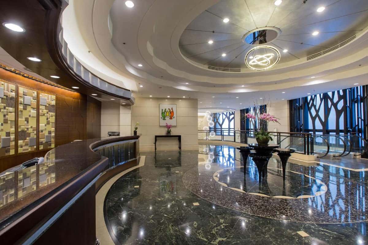 rosedale hotel hong kong reception desk area