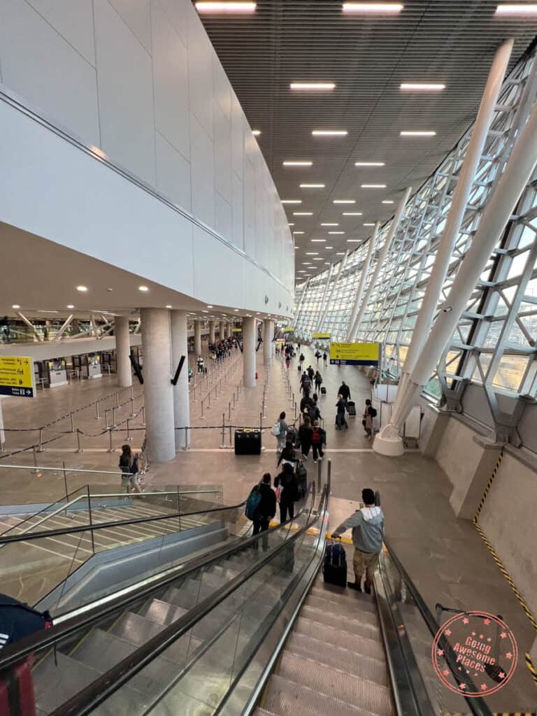 santiago airport customs hall
