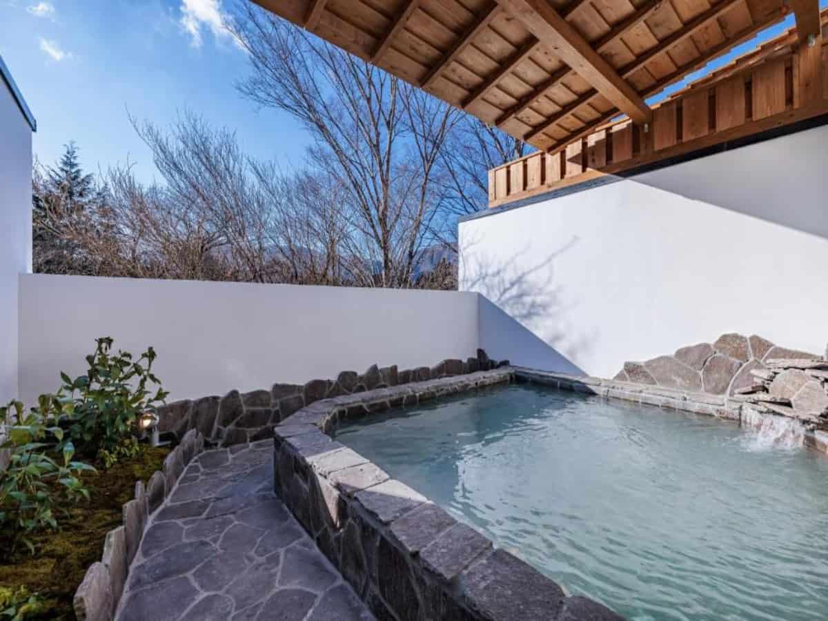 open-air bath included with room at sengokuhara shinanoki ichinoyu