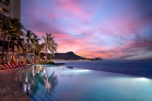 sheraton waikiki sunset view of beach overlooking diamond head