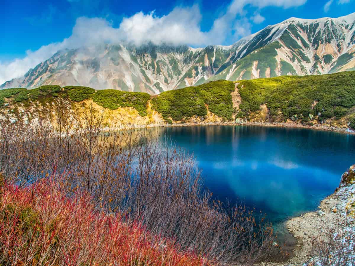 gorgeous views of mountains and hot springs on the tateyama kurobe alpine route