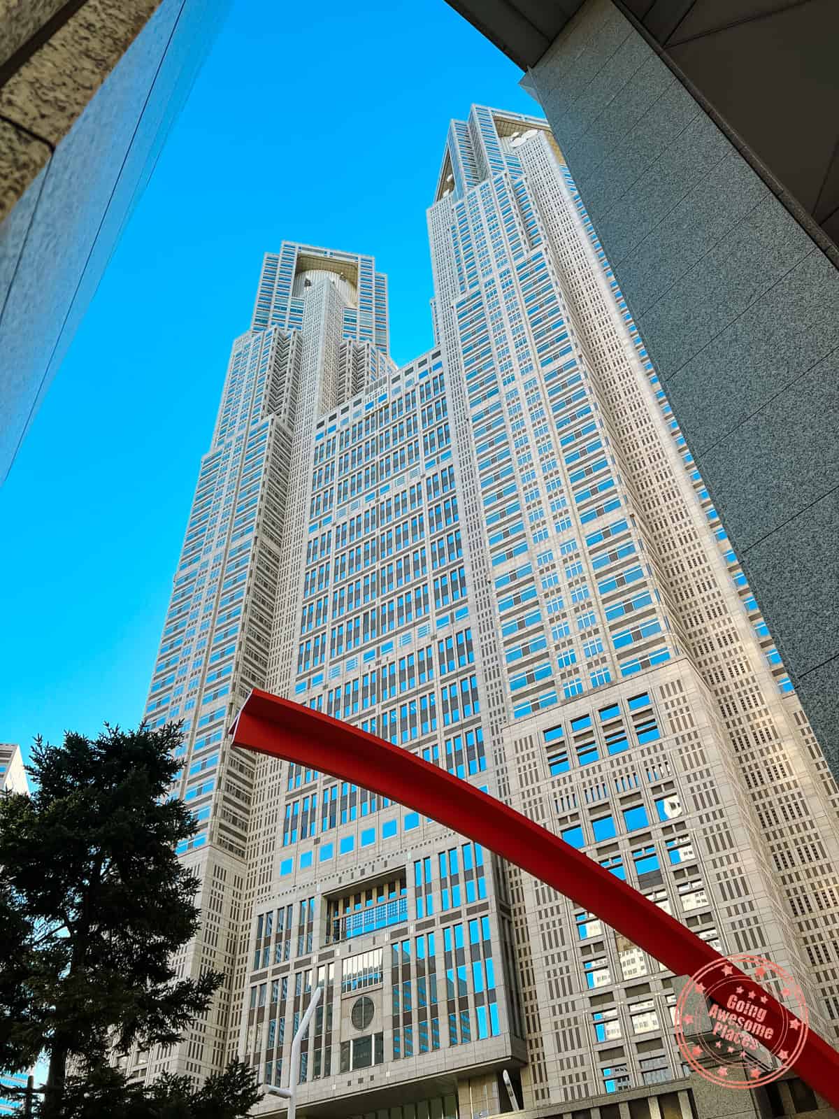 tokyo metropoiltan government building exterior