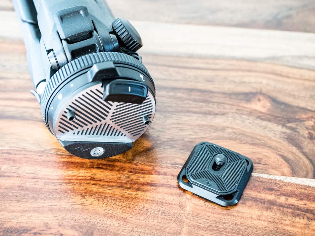 travel tripod and camera plate