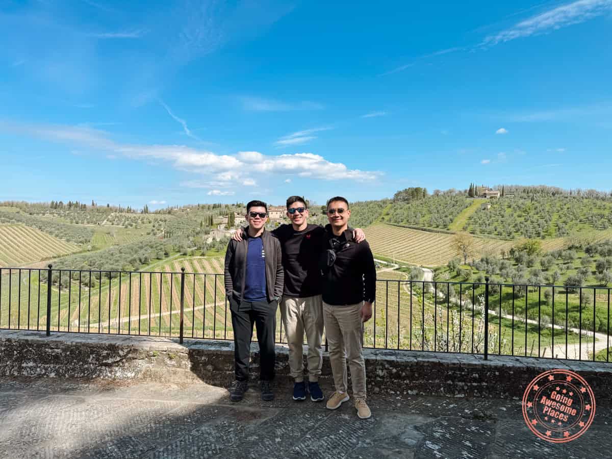 traveling tuscany in italy with friends