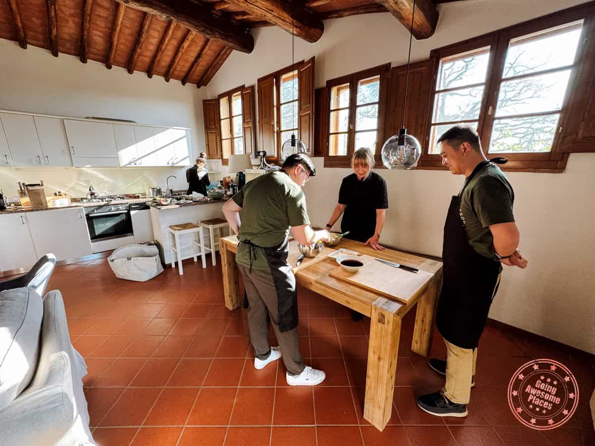 tuscany cooking class in villa