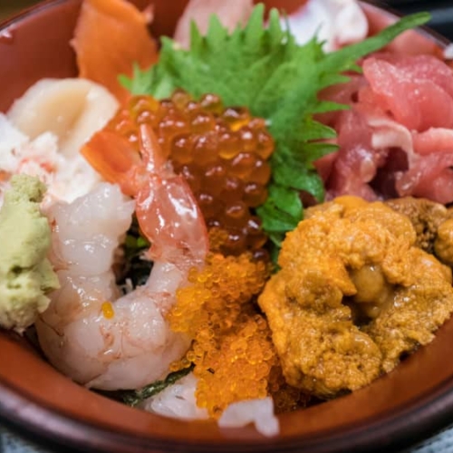 ultimate tokyo japan food guide featured chirashi bowl
