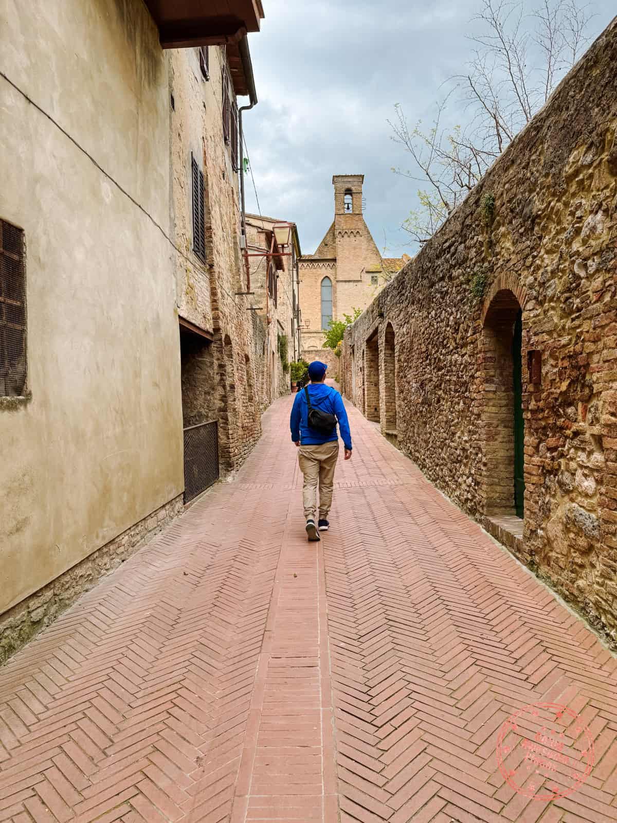 walking town of san gimignano