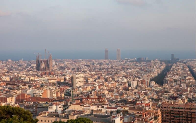 where to stay in barcelona featured