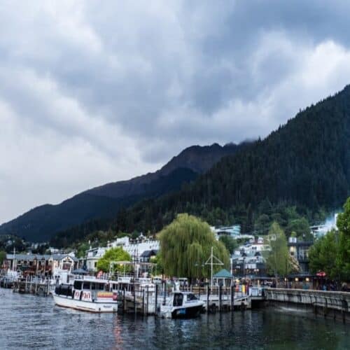 where to stay in queenstown new zealand featured