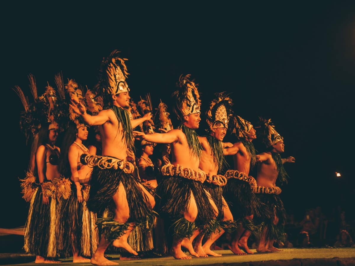 where to stay oahu native dancers performing.
